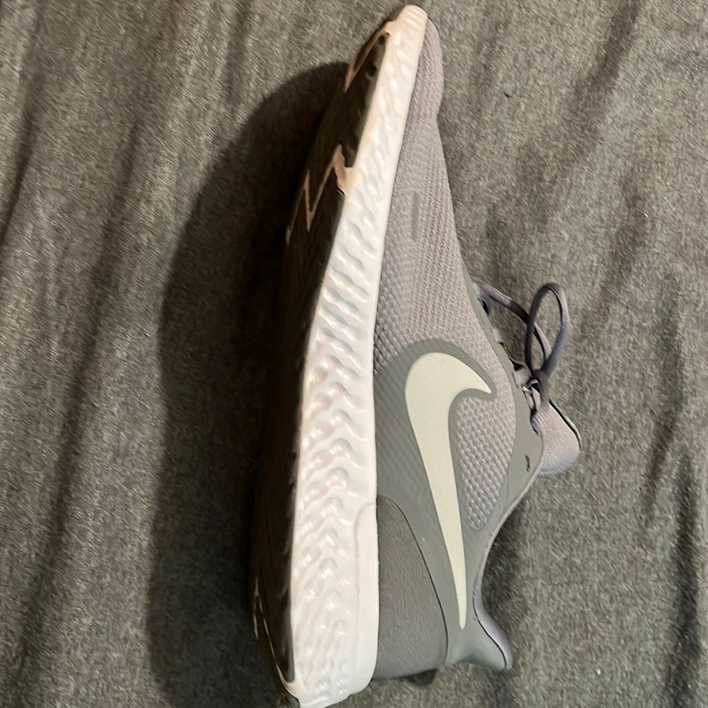Nike revolution size 12w